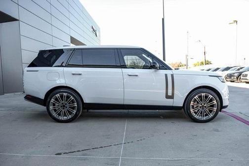 2026 Land Rover Range Rover P530 SE 7 Seat