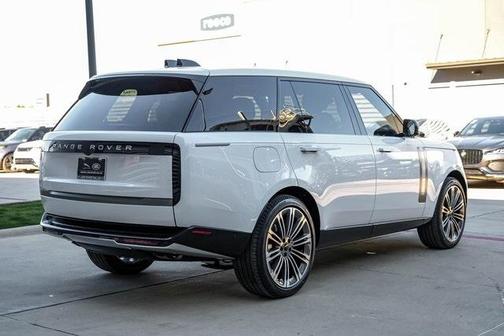 2026 Land Rover Range Rover P530 SE 7 Seat