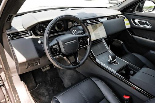 2026 Land Rover Range Rover Velar P250 Dynamic SE