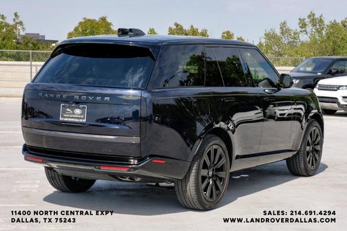 Constellation Blue In Gloss Finish 2025 Land Rover Range Rover P530 SE