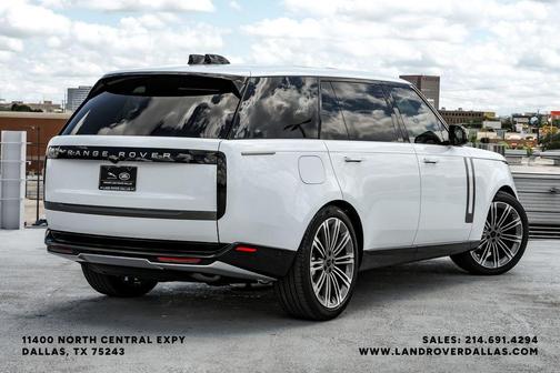 Fuji White 2026 Land Rover Range Rover P400 SE 7 Seat