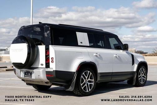 2023 Land Rover Defender SE
