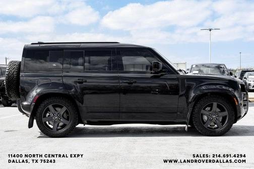 2024 Land Rover Defender P400 X-Dynamic SE