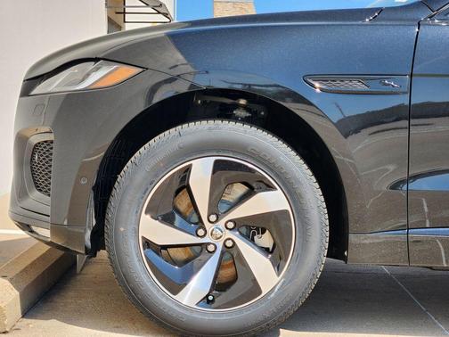 Santorini Black 2026 Jaguar F-PACE P250 R-Dynamic S