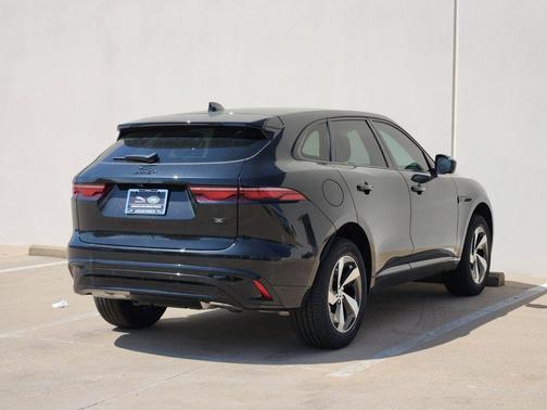 Santorini Black 2026 Jaguar F-PACE P250 R-Dynamic S