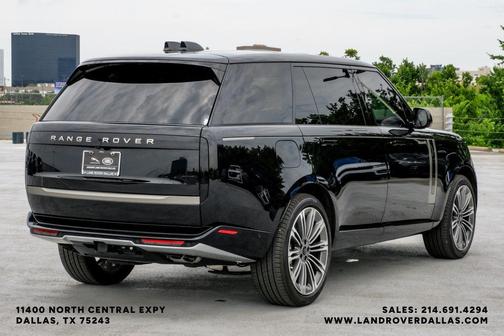 Santorini Black 2026 Land Rover Range Rover P530 SE 7 Seat