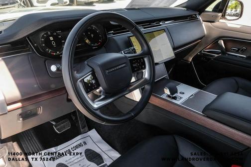 Batumi Gold 2024 Land Rover Range Rover P530 SE