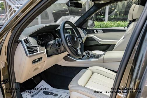 Manhattan Green Metallic 2021 BMW X7 xDrive40i