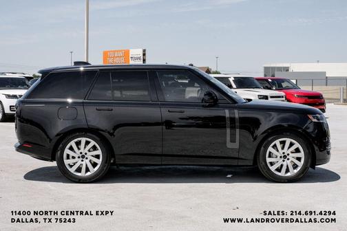 Santorini Black 2026 Land Rover Range Rover P400 SE