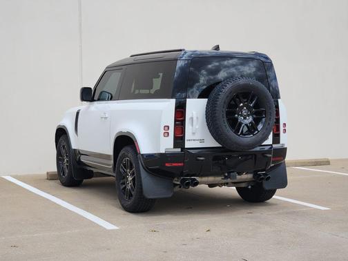 Fuji White 2022 Land Rover Defender 90 X-Dynamic S