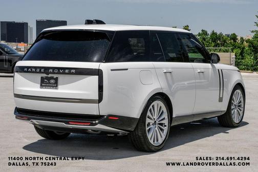 Fuji White 2026 Land Rover Range Rover P400 SE