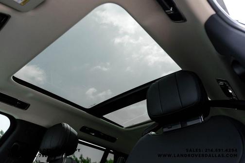 Santorini Black 2026 Land Rover Range Rover P400 SE 7 Seat