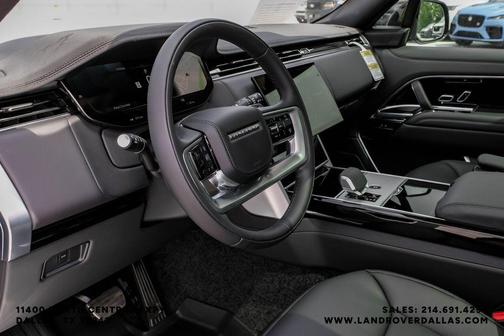 Santorini Black 2026 Land Rover Range Rover P400 SE 7 Seat