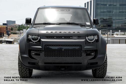 Narvik Black 2026 Land Rover Defender V8