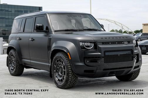 Narvik Black 2026 Land Rover Defender V8