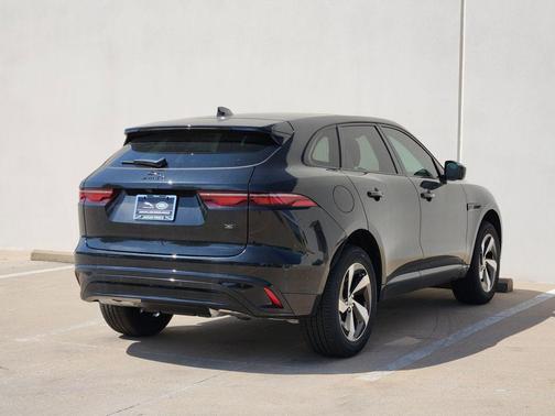 Santorini Black 2026 Jaguar F-PACE P250 R-Dynamic S