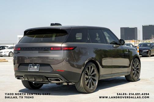 2026 Land Rover Range Rover Sport SE