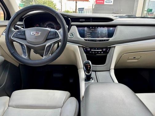 Stellar Black Metallic 2017 Cadillac XT5 Premium Luxury
