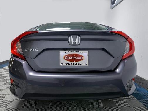 Photo 4 of 13 of 2017 Honda Civic LX