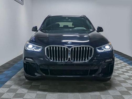 Photo 3 of 16 of 2019 BMW X5 xDrive40i