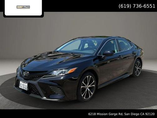 Midnight Black Metallic 2020 Toyota Camry SE