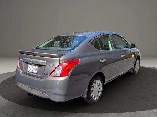 2015 Nissan Versa 1.6 SV