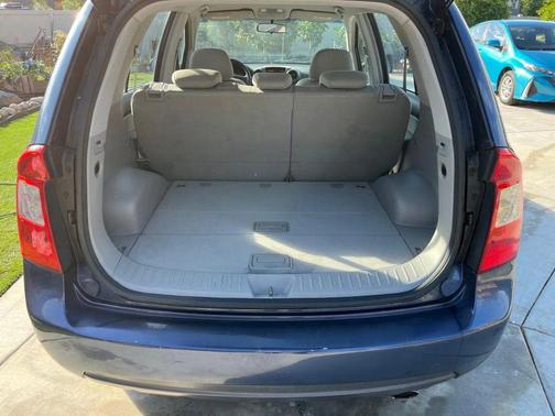 2007 Kia Rondo LX