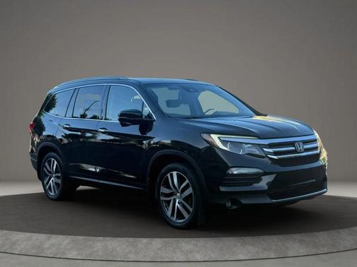 Crystal Black Pearl 2016 Honda Pilot Touring