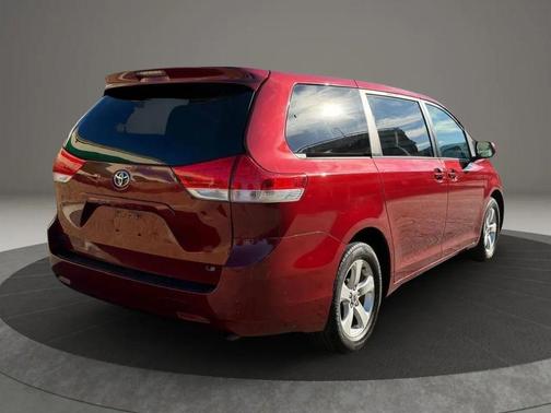 2012 Toyota Sienna LE