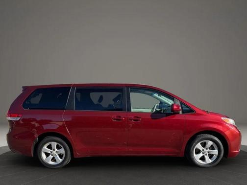 2012 Toyota Sienna LE