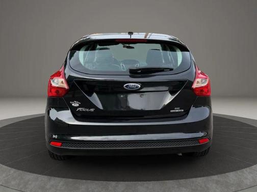 Tuxedo Black 2013 Ford Focus SE