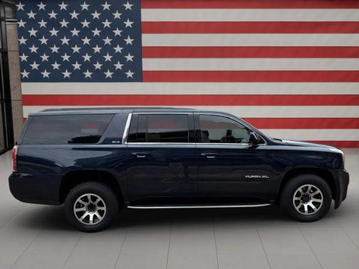 Dark Sapphire Blue Metallic 2017 GMC Yukon XL SLE