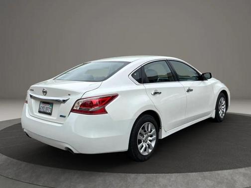White 2013 Nissan Altima 2.5 S
