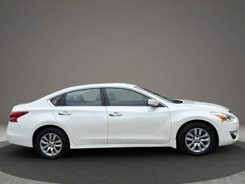 White 2013 Nissan Altima 2.5 S
