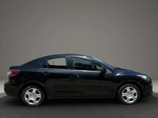 Black Mica 2013 Mazda Mazda3 i Sport