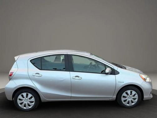 2013 Toyota Prius c Three