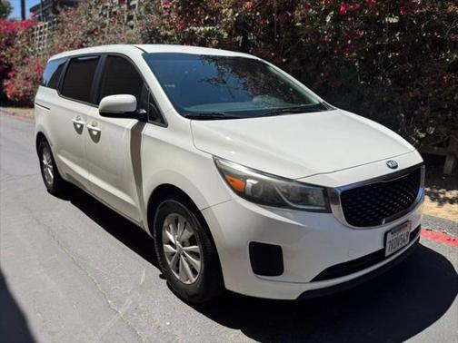 2016 Kia Sedona L
