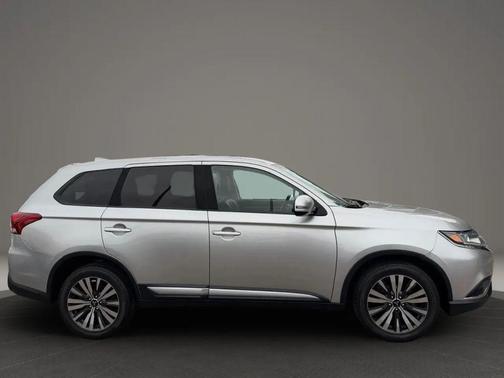 2019 Mitsubishi Outlander SE