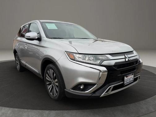 2019 Mitsubishi Outlander SE