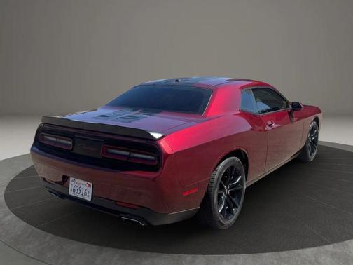 2017 Dodge Challenger SXT