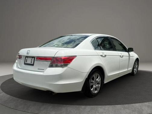 Taffeta White 2011 Honda Accord SE
