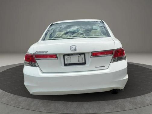 Taffeta White 2011 Honda Accord SE