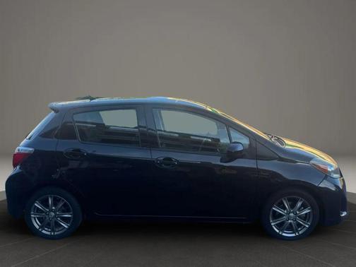 2012 Toyota Yaris L
