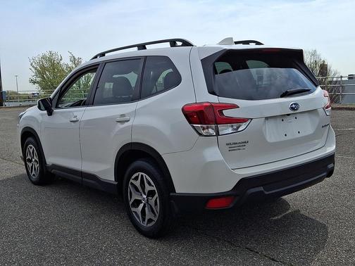 Crystal White Pearl - WH6 2023 Subaru Forester Premium