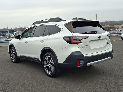 2022 Subaru Outback Touring XT