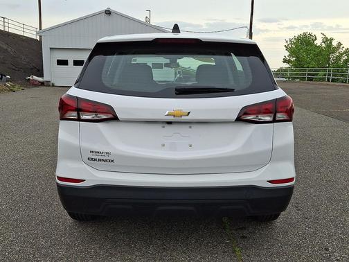 Summit White - GAZ 2023 Chevrolet Equinox LS