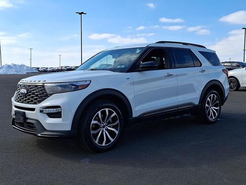 2023 Ford Explorer ST-Line