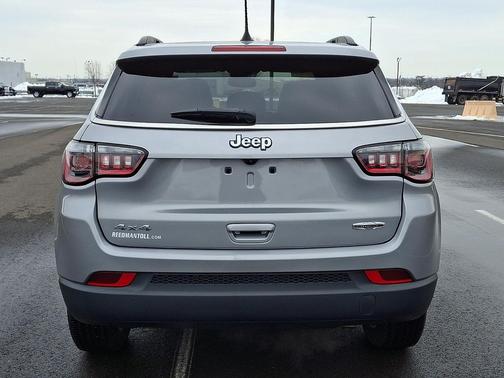 2023 Jeep Compass Latitude Lux