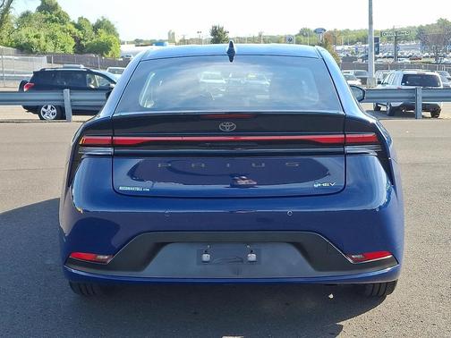 2023 Toyota Prius LE