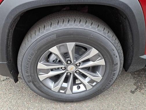 Radiant Red Tintcoat 2026 Chevrolet Equinox 1LT